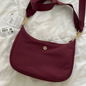 Lululemon 3L mini shoulder bag
